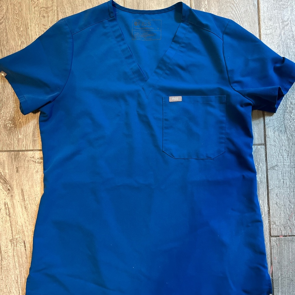 Figs scrub top